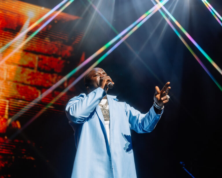 “Akon Rocks Hard Rock Live: An Unforgettable Concert Experience”