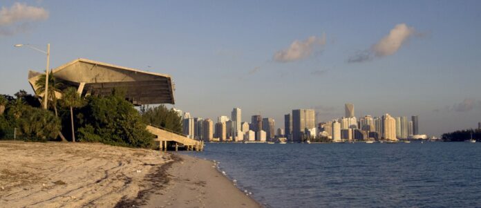 c2_USA_Miami_Mari_JPEG_img-02